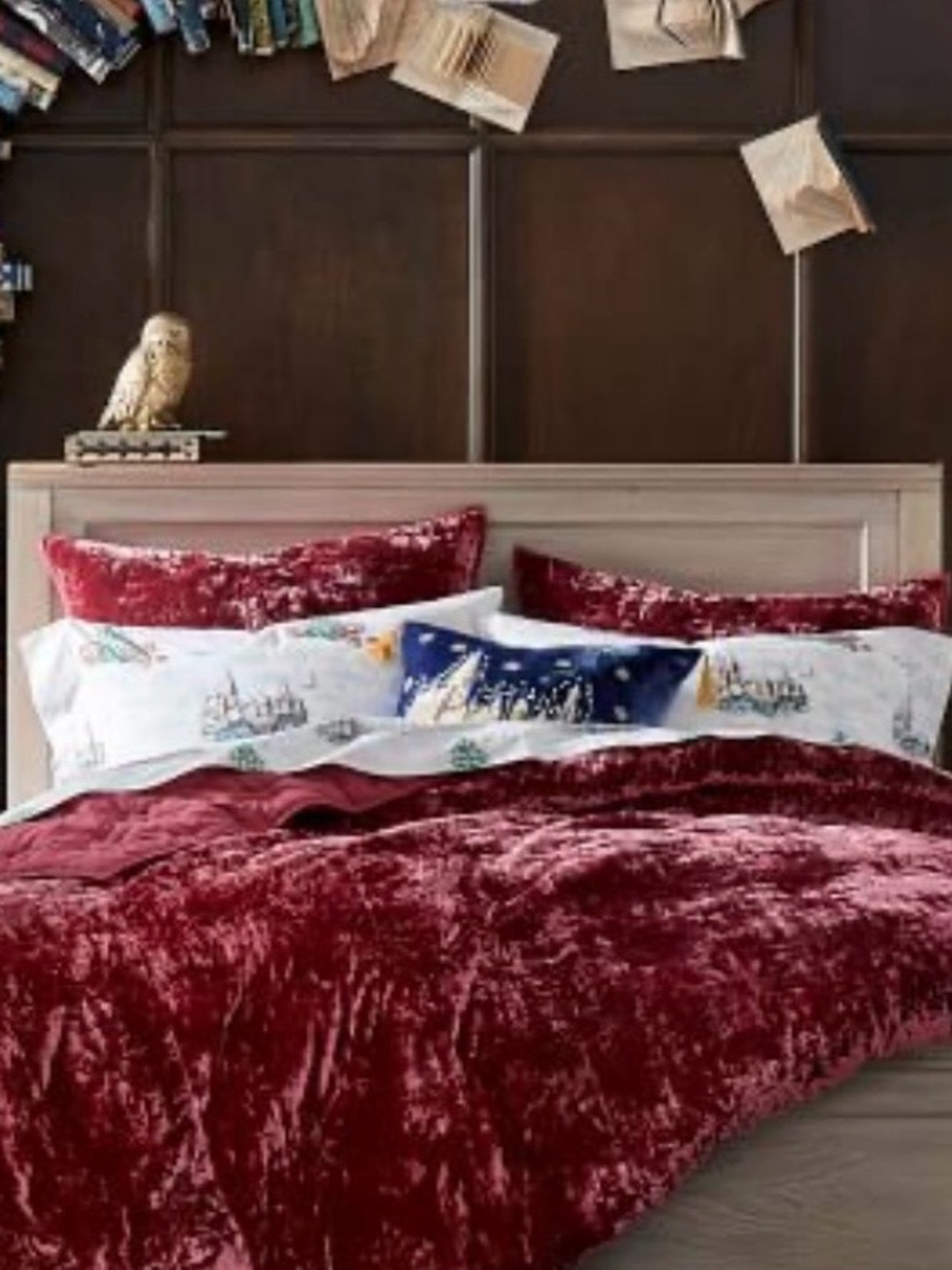 Pottery Barn Teen Queen MagicalVelvet Quilt Harry Potter  + 2 Pillow Shams -Red